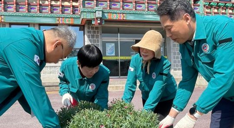 충무교육원, 올해도 꽃길만 걸어요! 사진